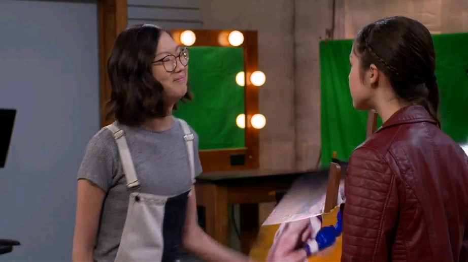 Friend Fight! Bizaardvark Wiki FANDOM powered by Wikia