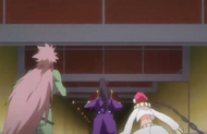 Senbonzakura and the others flee from the closing doors
