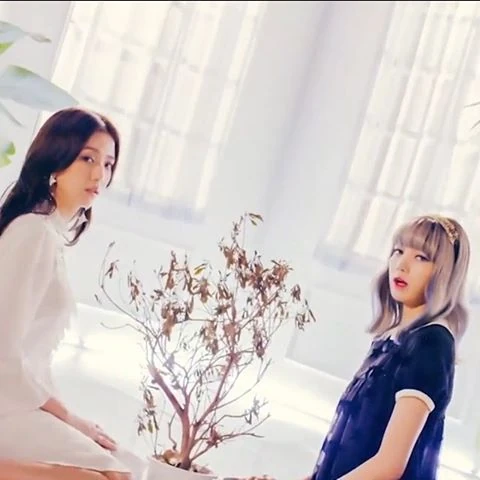 Foto Blackpink Jisoo Dan Lisa - Info Korea 4 You