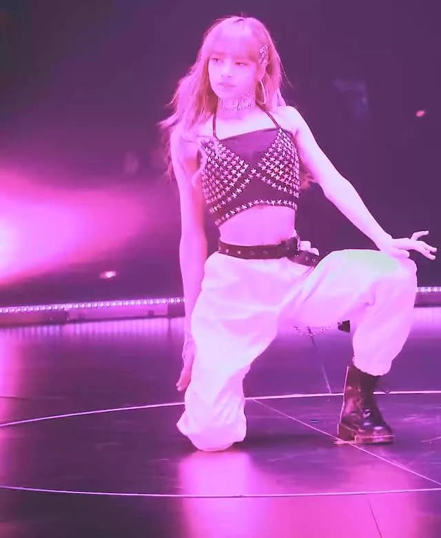 Lisa Solo Stage Black Pink Wiki Fandom Powered By Wikia
