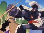 L'Ulong transformat amenaça en Goku
