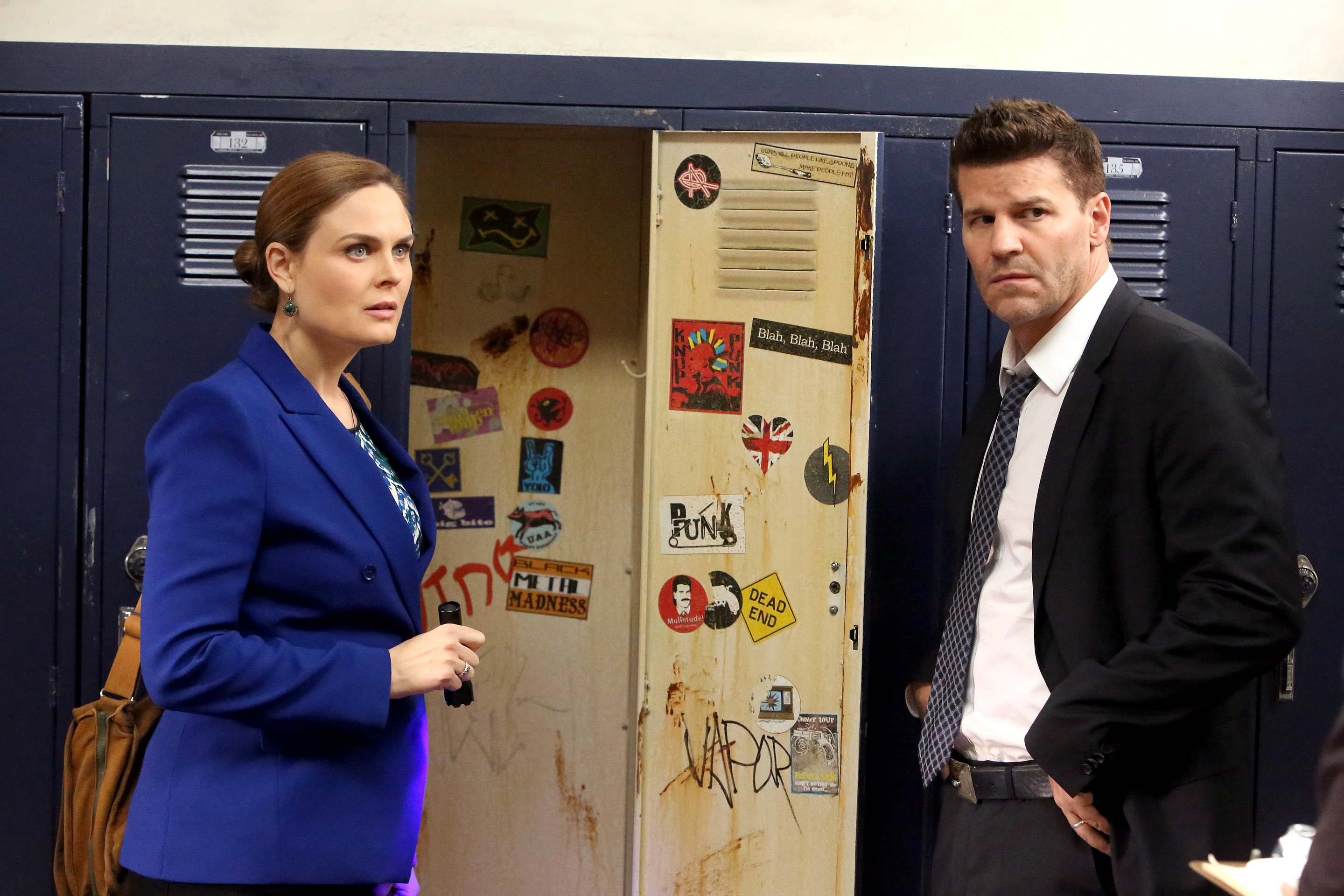 Watch Bones Season 11 Episode 13