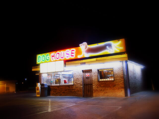 File:Dog house.jpeg