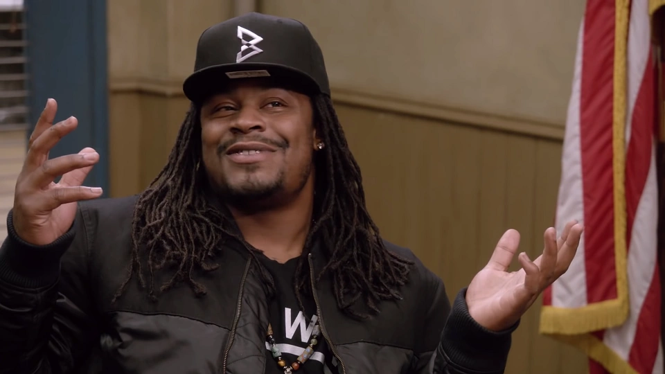 Resultado de imagem para marshawn lynch brooklyn 99"