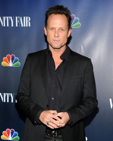 Dean Winters Brooklyn Nine Nine Wiki Fandom
