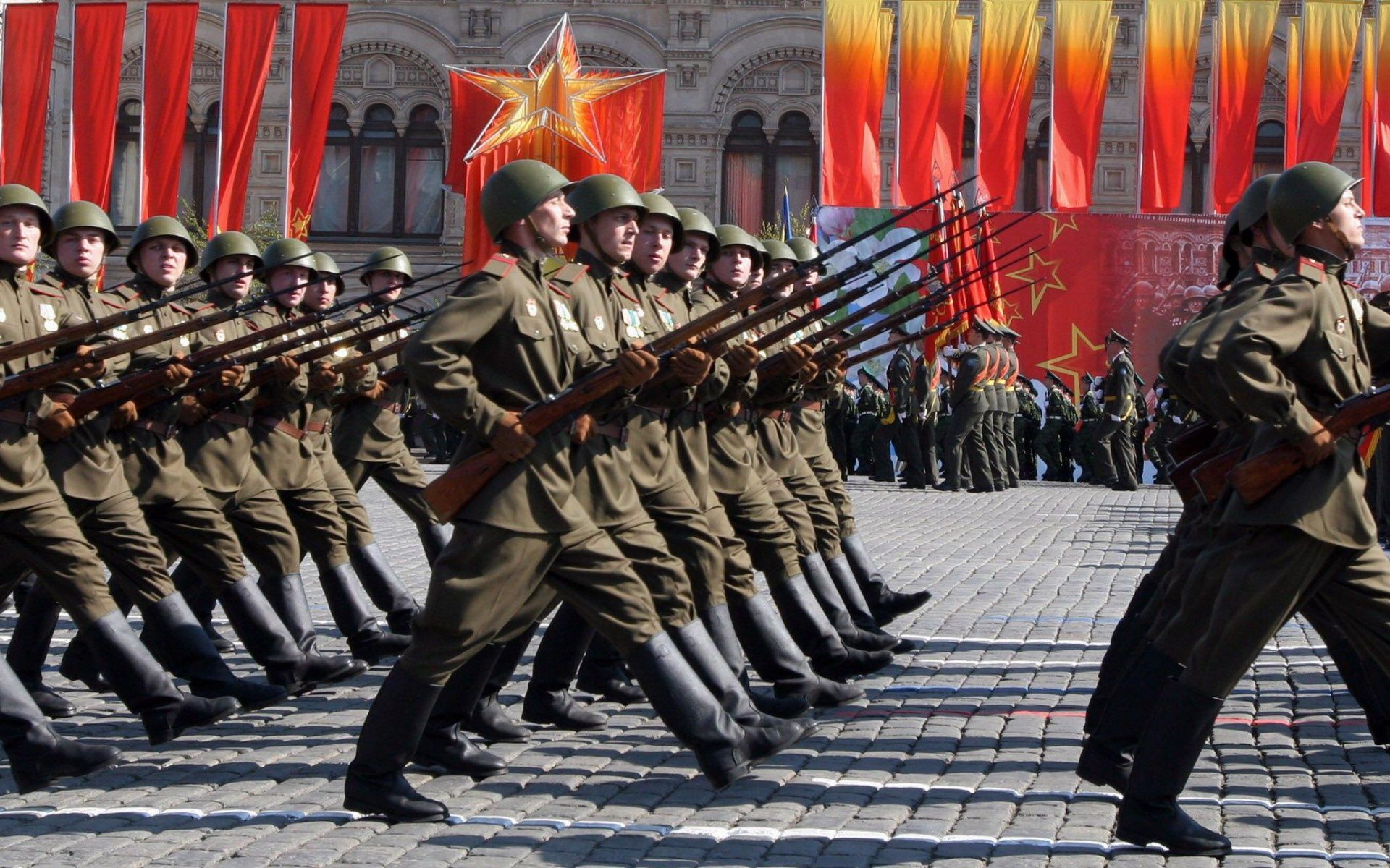 Image - Russian-Soldiers-Red-Square-Parade-Army-Military.jpg ...