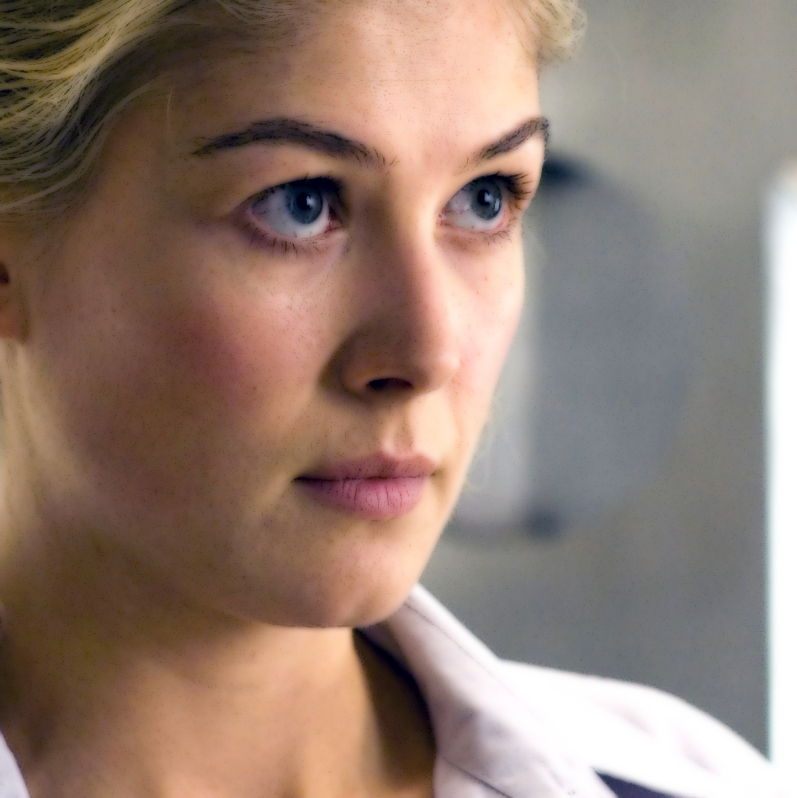 Rosamund Pike La Roue Du Temps Image - Rosamund pike 1920 1200 jan0212010-001.jpg | BTM Wiki | FANDOM