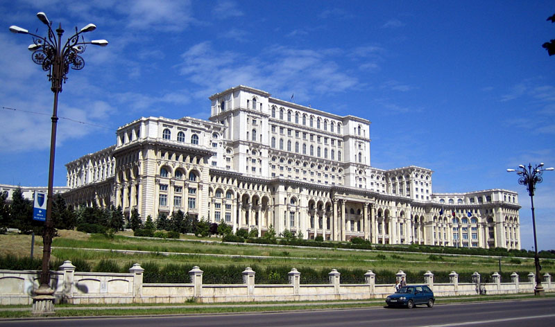 Risultati immagini per bucarest Palatul Parlamentului