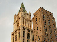 Manhattan-woolworth-building-top