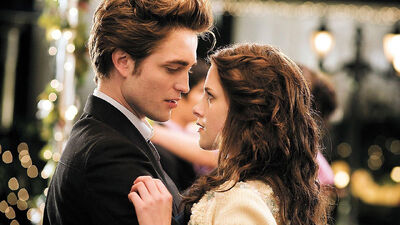 Robert Pattinson Fell in Love With Kristen Stewart the First Time They Met