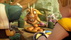 Krom sonriendo