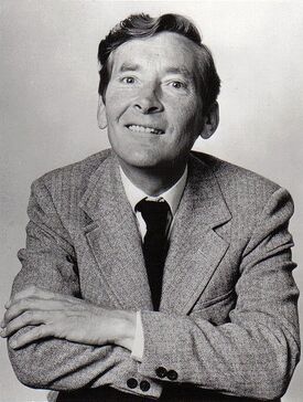 Kenneth-Williams-carry-on-movies-16723847-406-538