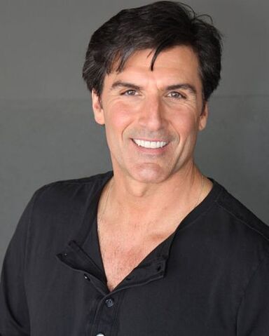 File:Vincent Irizarry.jpg