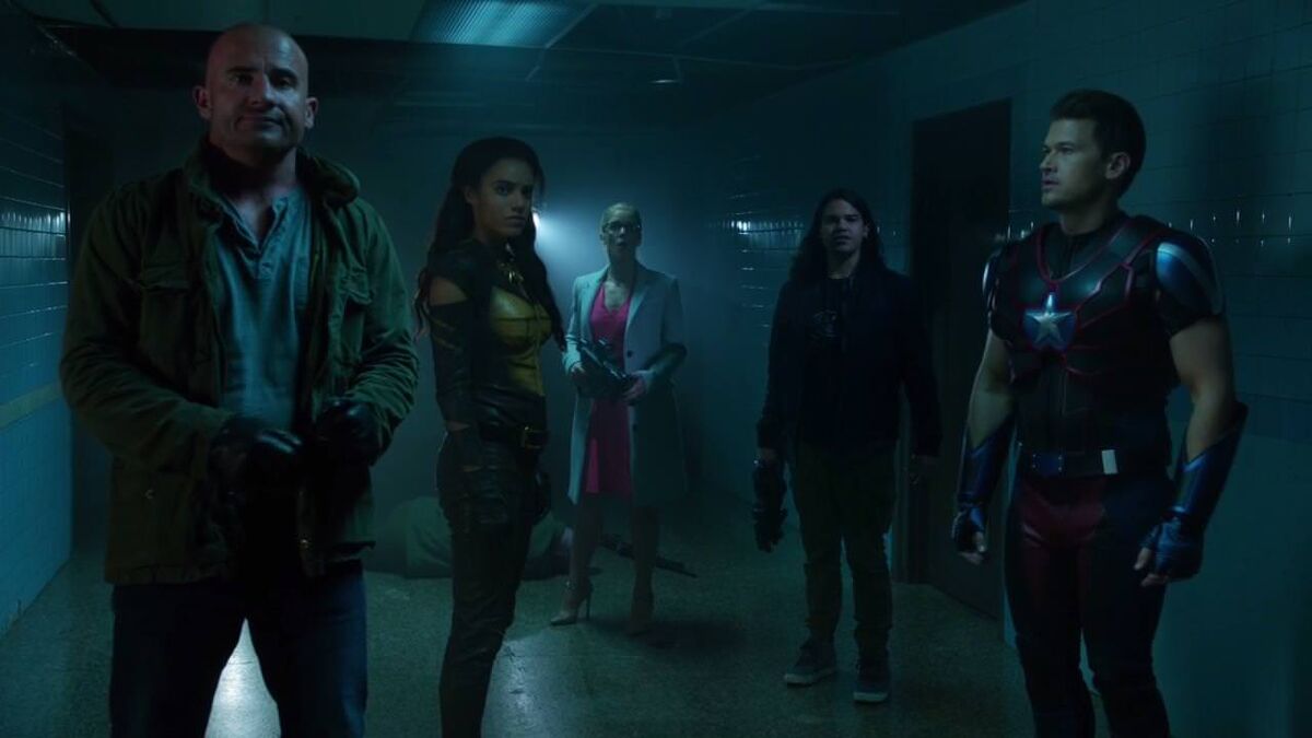 legends-of-tomorrow-invasion-cisco-ramon-heatwave-vixen-steel-felicity-smoak