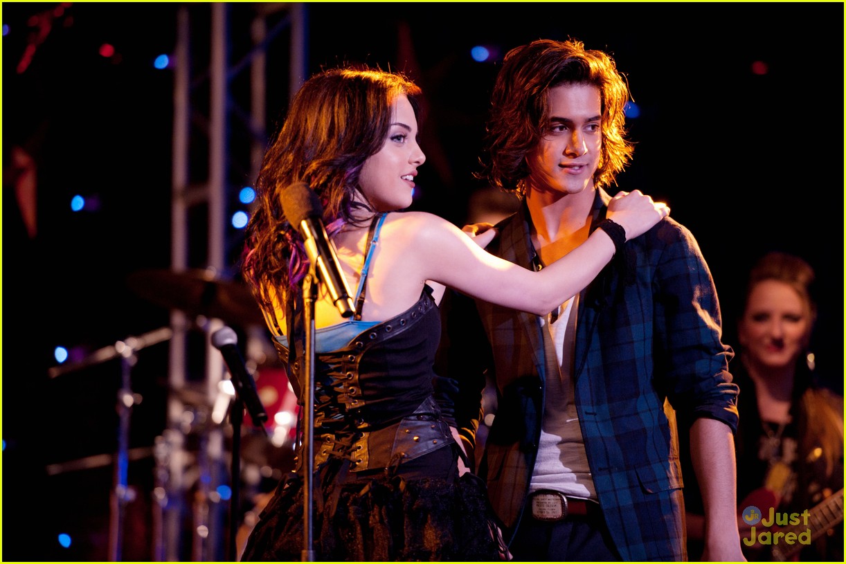 Tori and beck dating in victorious