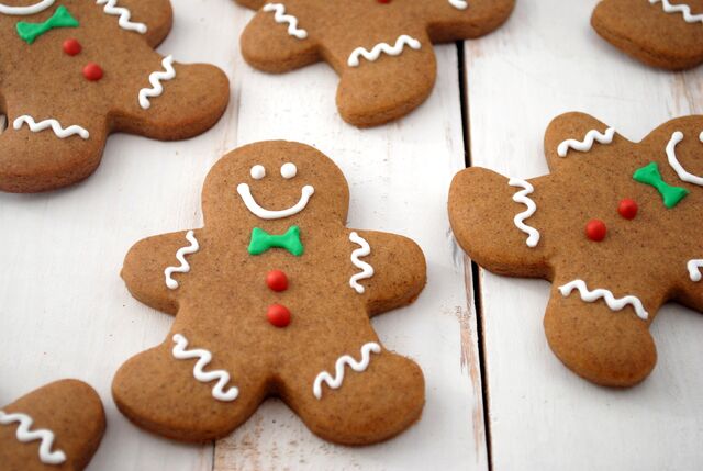 File:Gingerbreadcookies.jpg