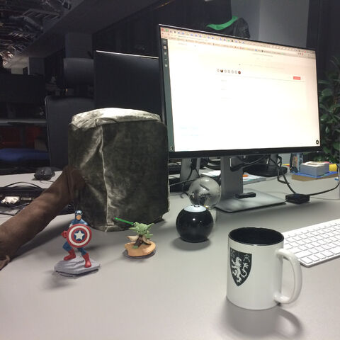 File:Desk02.jpg
