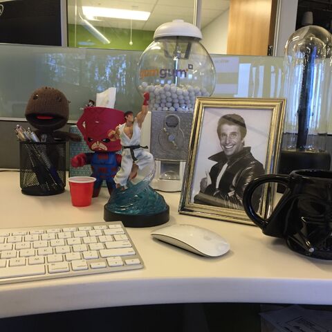 File:Desk03.jpg