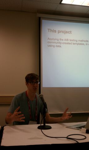 File:Steven presenting on templates.jpg