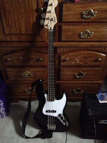 File:Dragonsbassguitar.jpeg