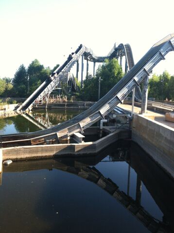 File:Log Flume.jpg