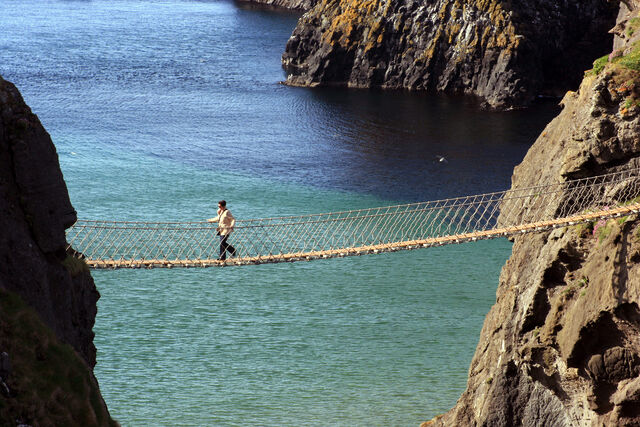 File:Ropebridge.jpg