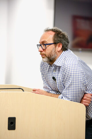File:Jimmy Wales at Wikia.jpg
