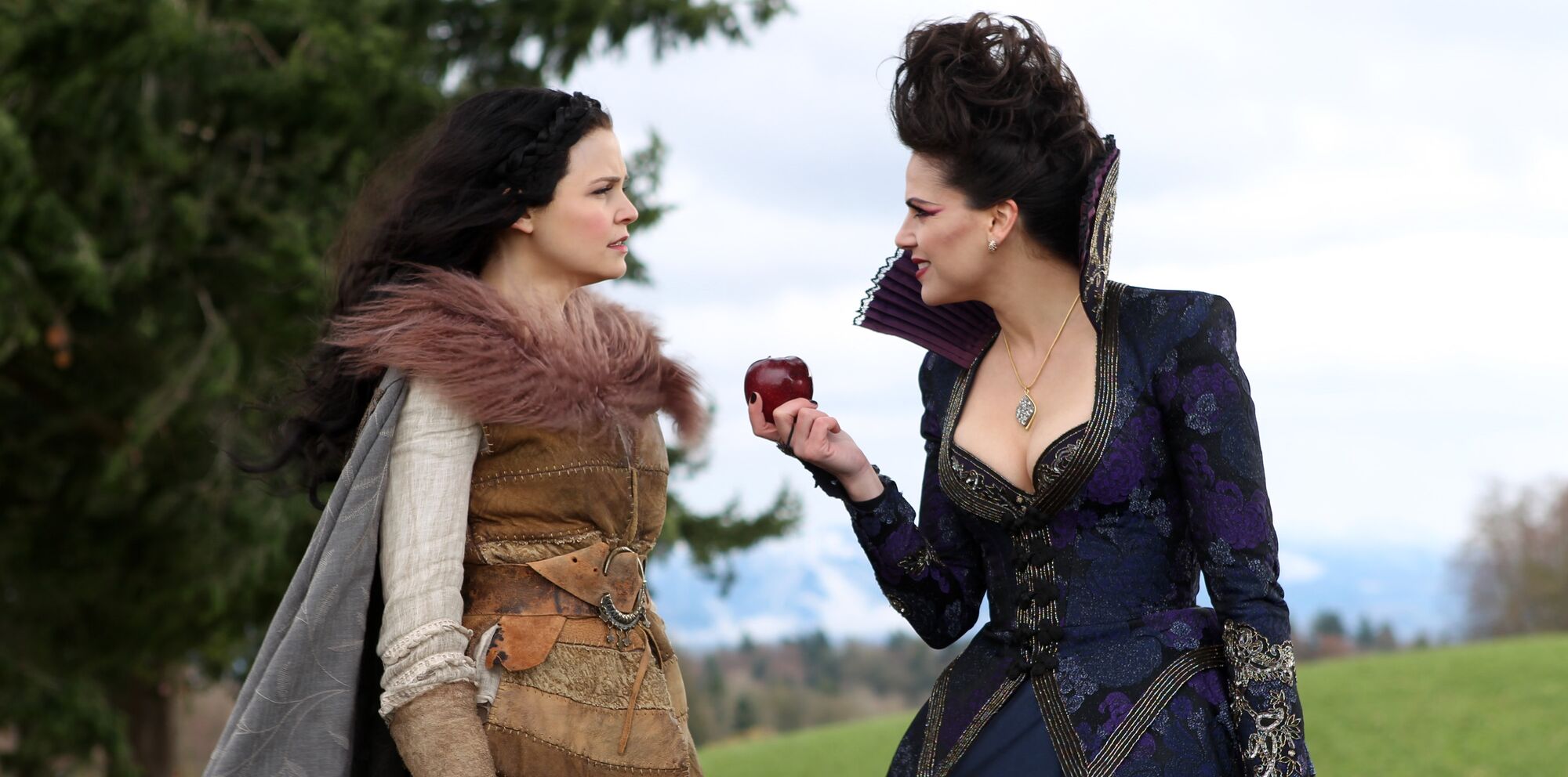 Biancaneve e Regina C'era Una Volta Once Upon A Time Wiki FANDOM powered by Wikia Biancaneve e Regina C'era Una Volta Once Upon A Time Wiki FANDOM powered by Wikia