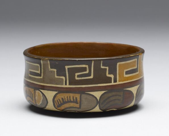Archivo:Nazca - Dish with Bean Imagery - Walters TL200920110.jpg