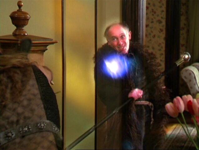File:4x19-IllusionCasting.jpg