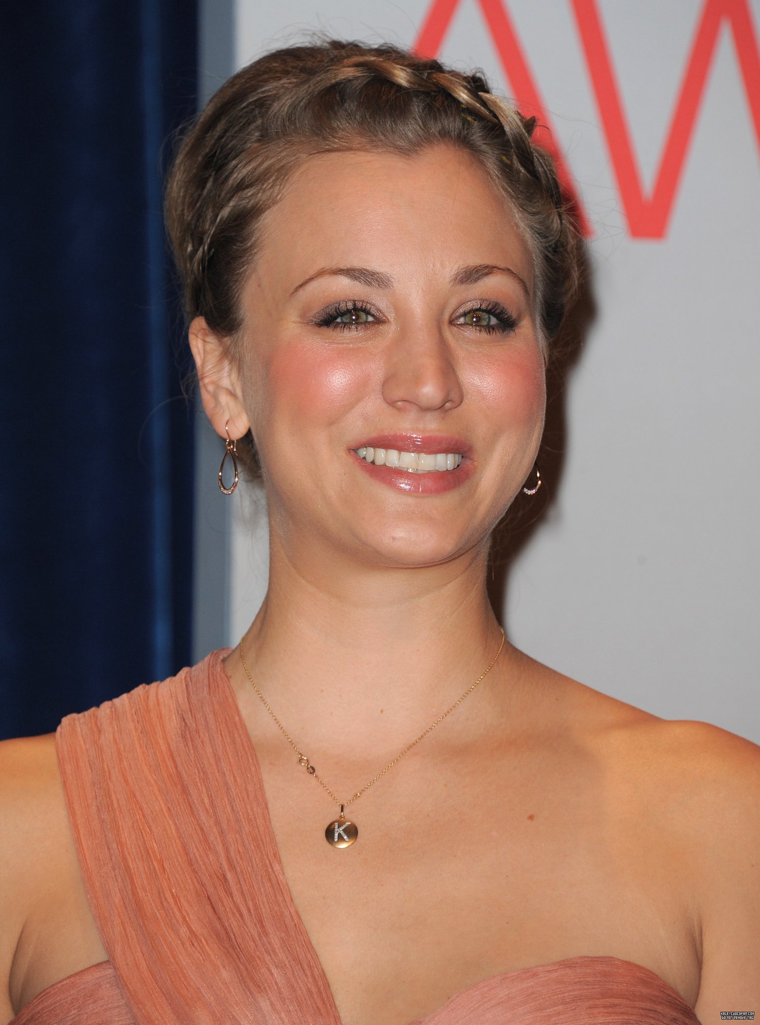 Kaley Cuoco Wiki - 8lq4ggo