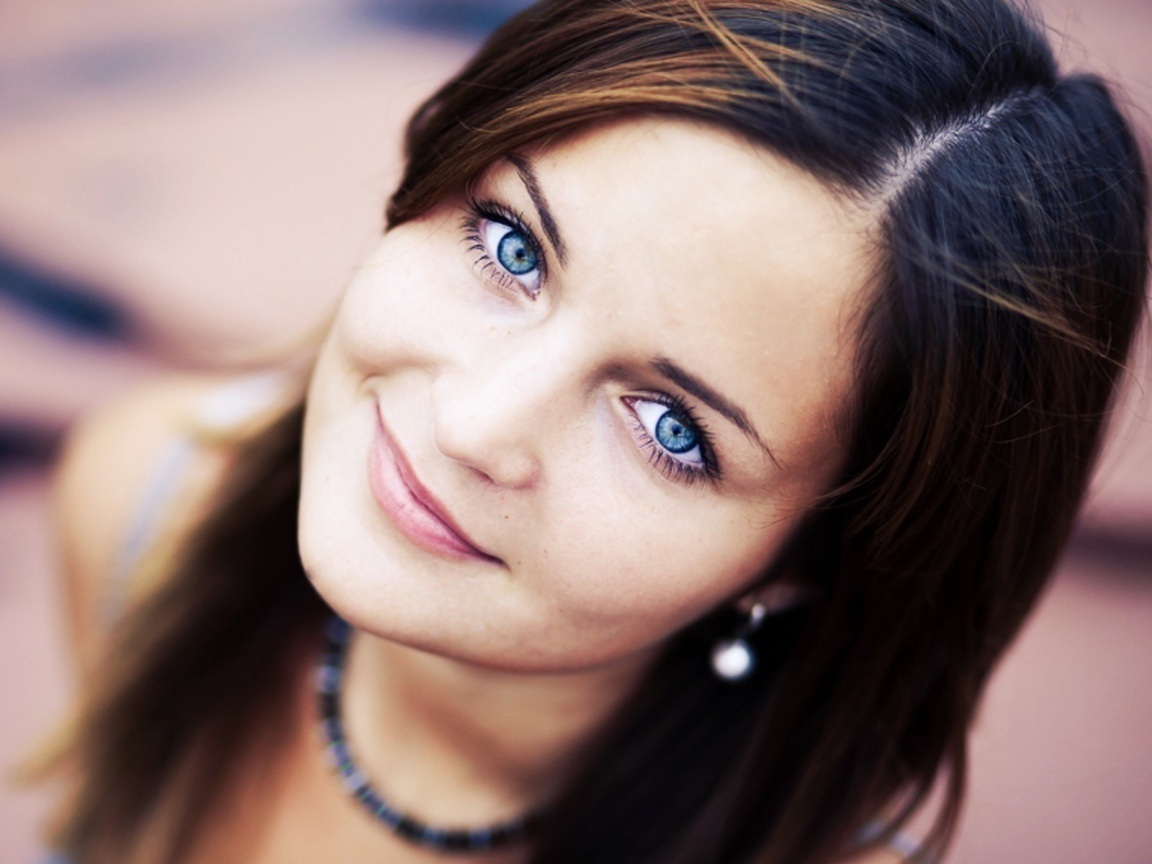 Blue Eyes and Brown Hair: The Perfect Match - wide 7