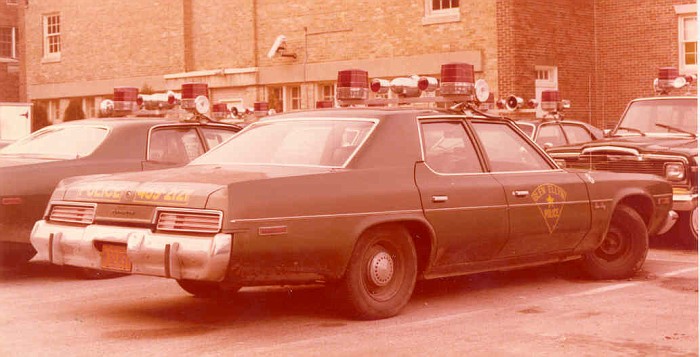 Glen Ellyn 1976 Plymouth GranFury