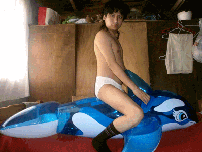 Yashaii Moran and her Inflatable Whale Intex (47)-ANIMATION