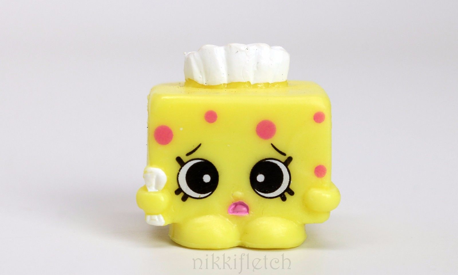 Tiny Tissues | Choco Treasure Shopkins & Emoji Wiki | Fandom