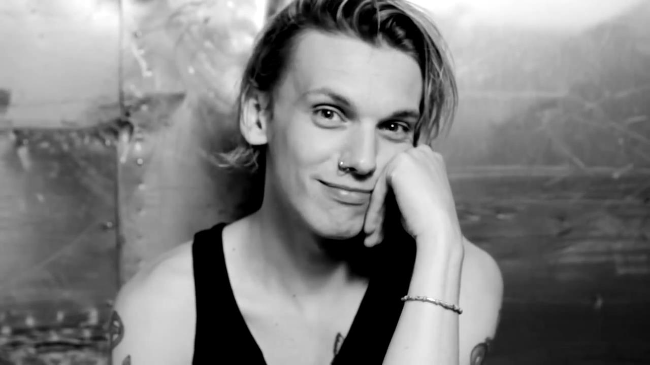 Bild - Jamie-Campbell-Bower-Hunger-TV-I-Dare-You-jamie-campbell-bower