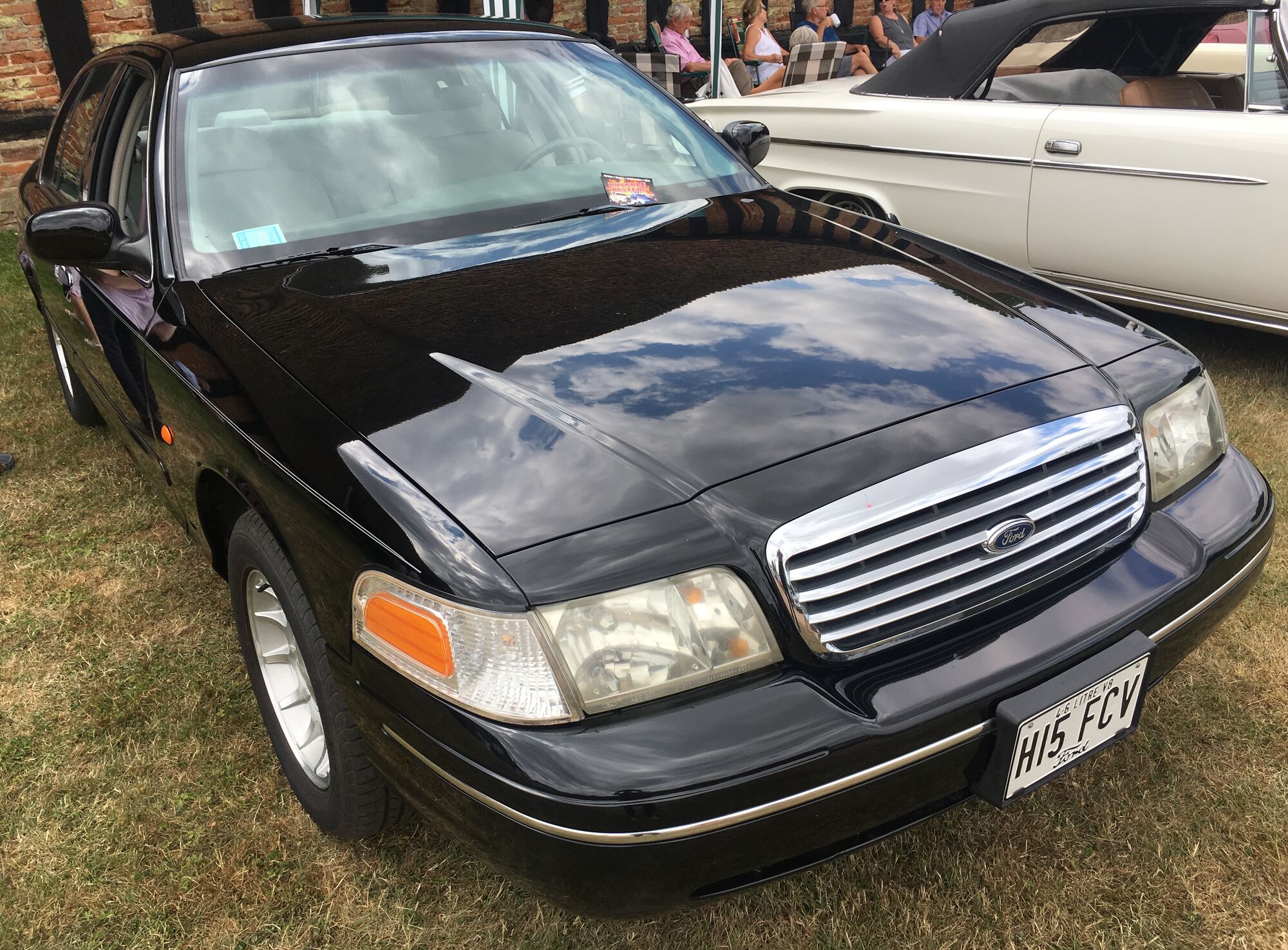 Ford crown victoria 2