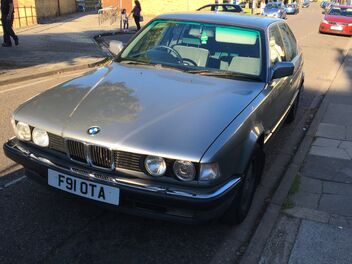 BMW730i
