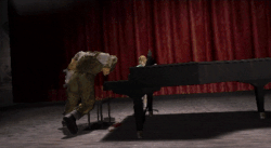 PianoConfront