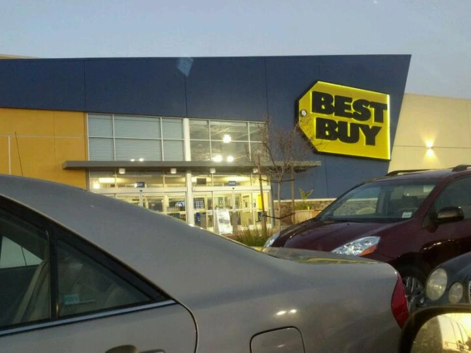 Image Eucalyptus Ave, Moreno Valley, CA Best Buy.jpg Abandoned