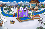 Club Penguin Island Party Snow Forts 2
