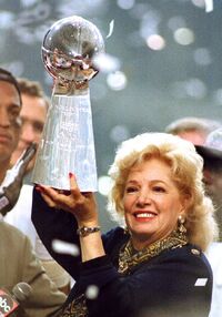 Georgia Frontiere Super Bowl XXXIV