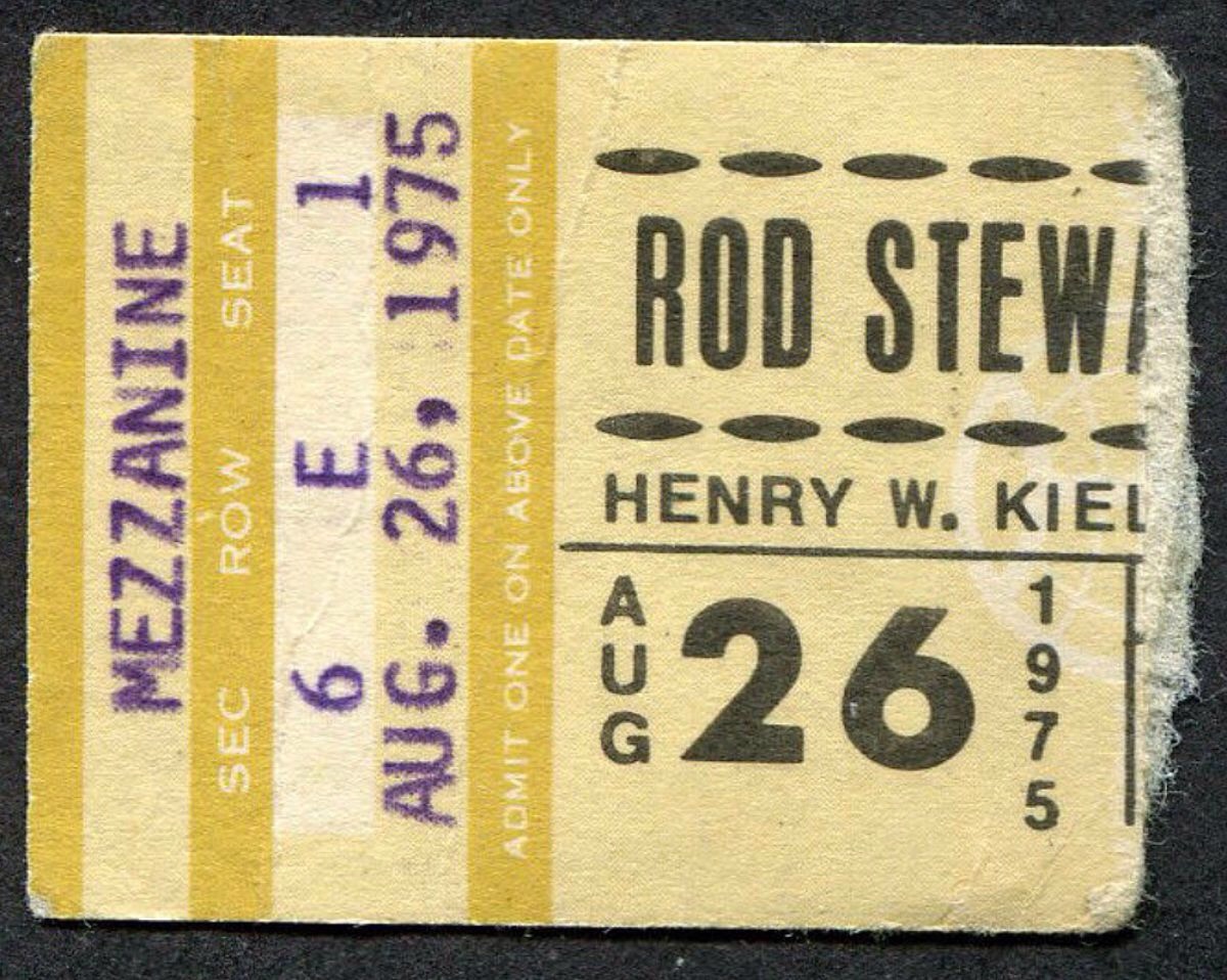 August 26, 1975 Kiel Auditorium, St. Louis, MO | Concerts Wiki | Fandom