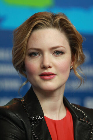 File:Holliday Grainger.jpg