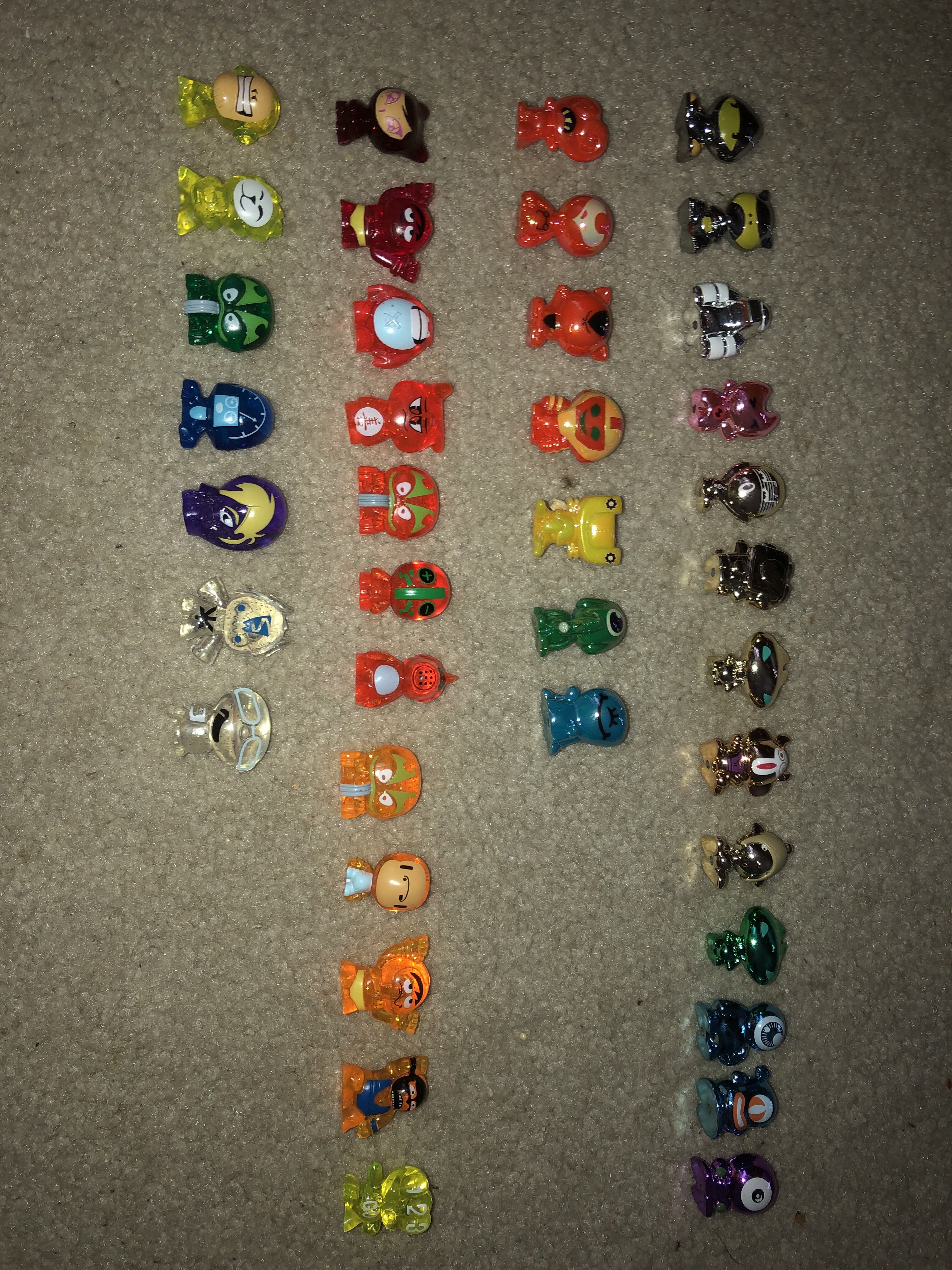 UNOPENED PACK *SCARCE* Find the GOLD WIKKEEZ Disney SERIES 1 U.K