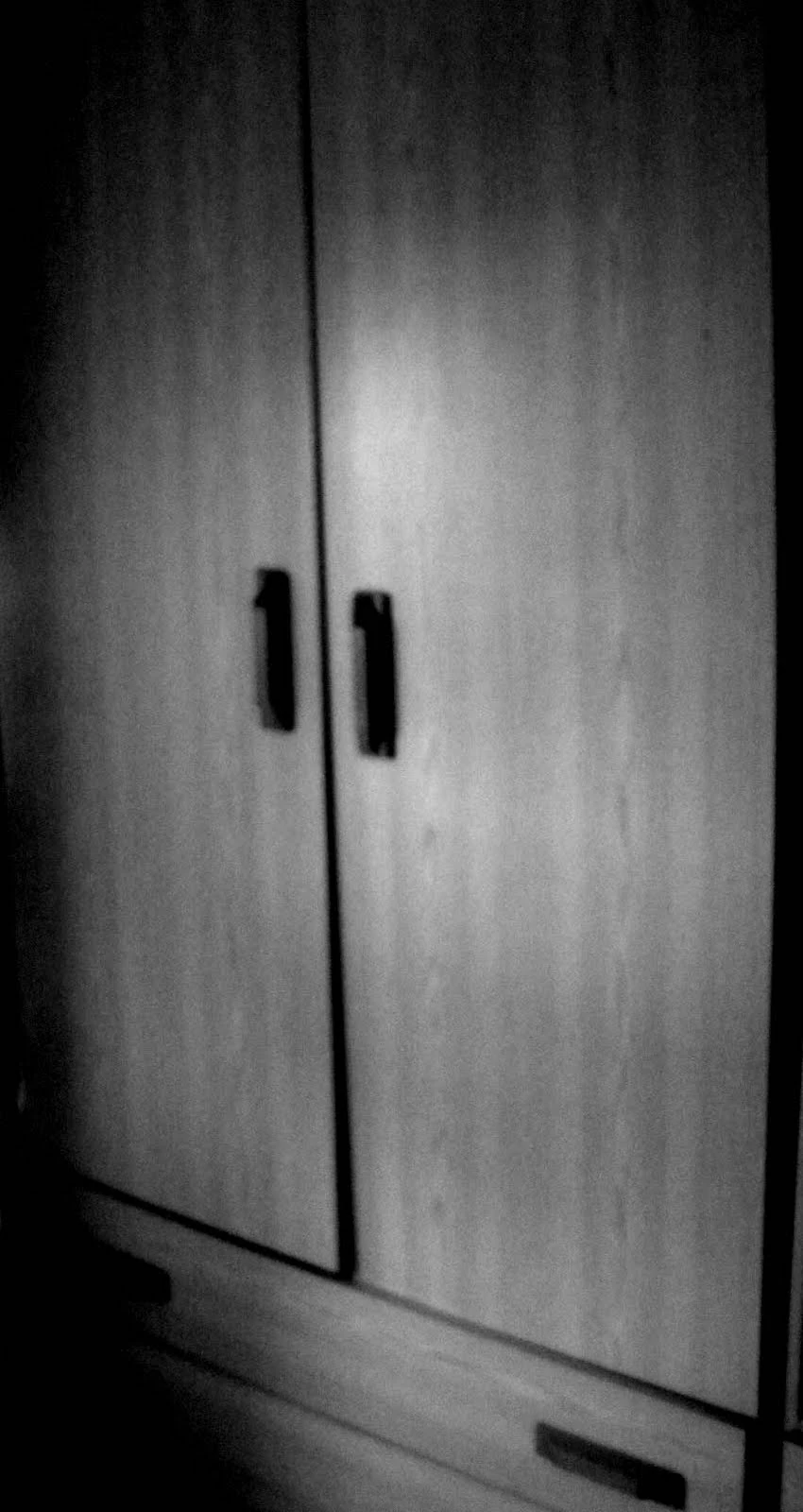 En el armario | Wiki Creepypasta | FANDOM powered by Wikia