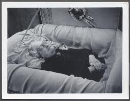 Oldwomanincasket