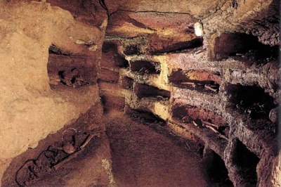 400px-Catacombe-Ro3ma1