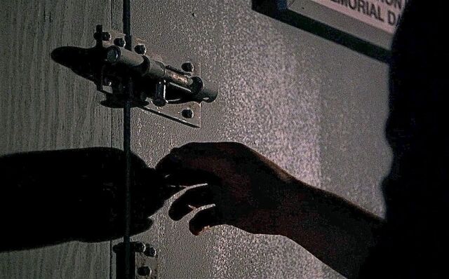 File:714 CLOSING TIME.jpg