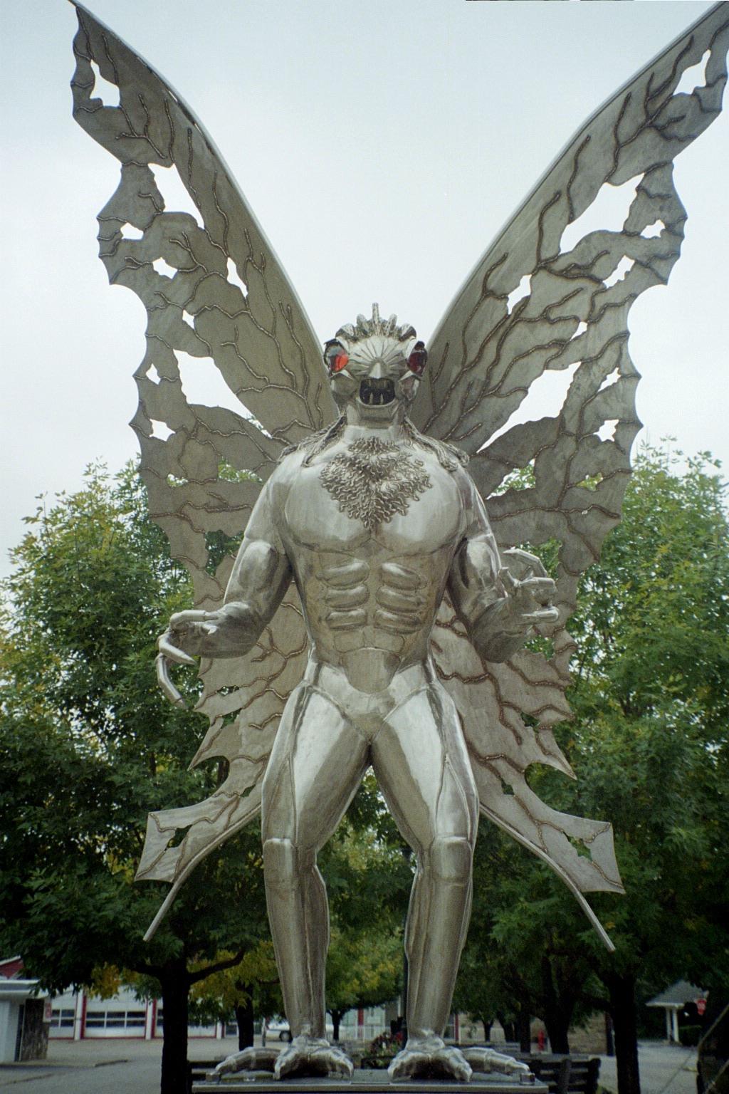 papillon statue